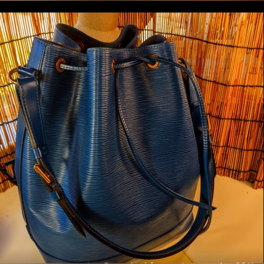 Louis Vuitton Noe Epi Navy Blue Bag and Wallet
